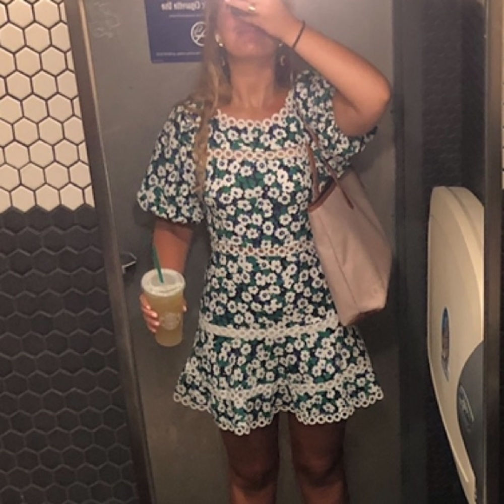 Puff-sleeve floral mini dress